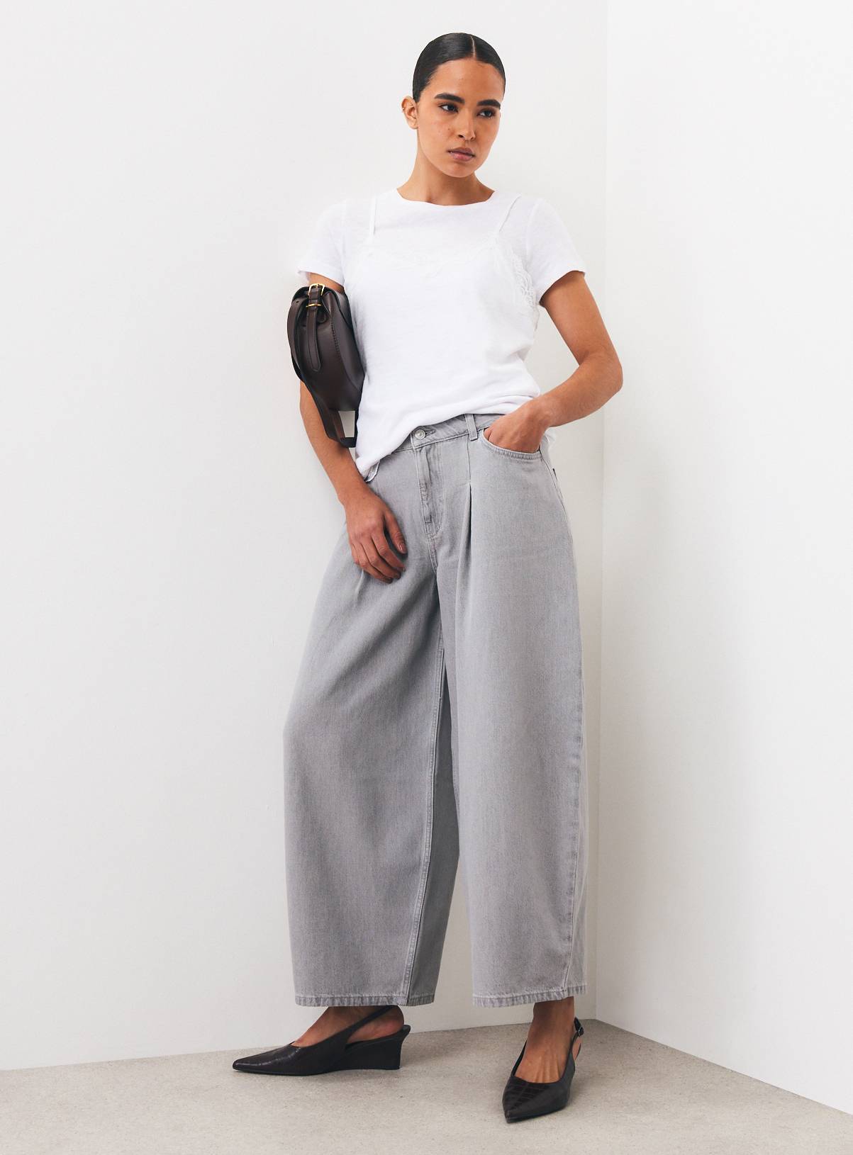 Light Grey Balloon Pleated Denim Jeans 14 - Image 3